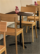 Bistrotisch 60 x 60 cm, Höhe 72 cm
Tischplatte MDF pulverbeschichtet schwarz
Tischsäule/Sternfuß pulverbeschichtet schwarz