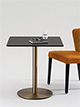 Bistrotisch 70 x 70 cm, Höhe 73 cm
Tischplatte MDF pulverbeschichtet schwarz
Tellerfuß und Tischsäule Antik Messing